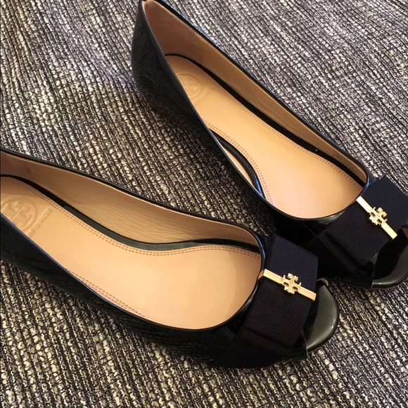 Shoes - Picture 2 of 4